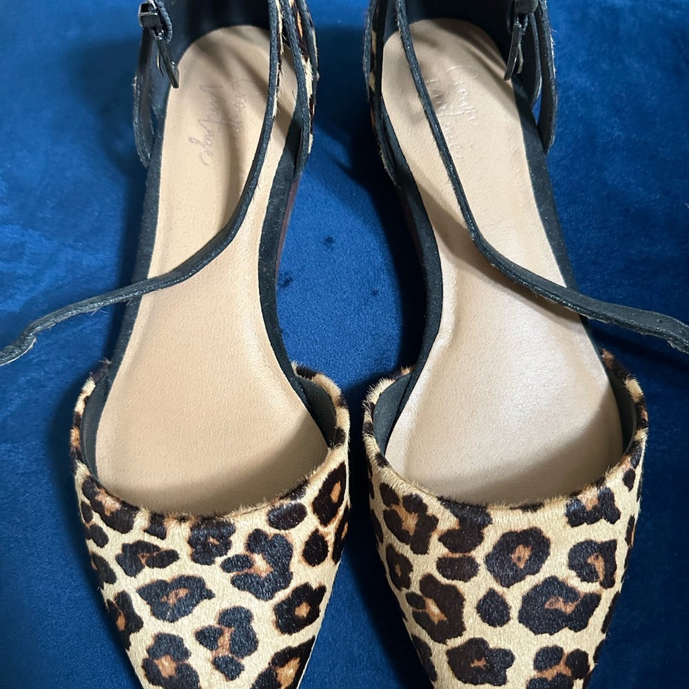 Crown Vintage 9M Leopard Print w ankle strap
